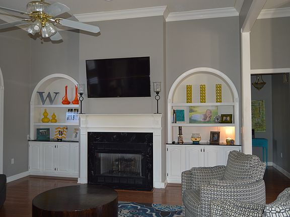 Gas Fireplace, Built-ins