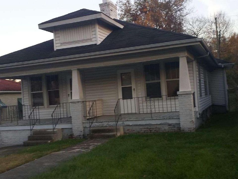 1st image of 3210 E Magnolia Ave