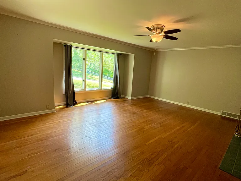 356 E Dickson St — Photo 11