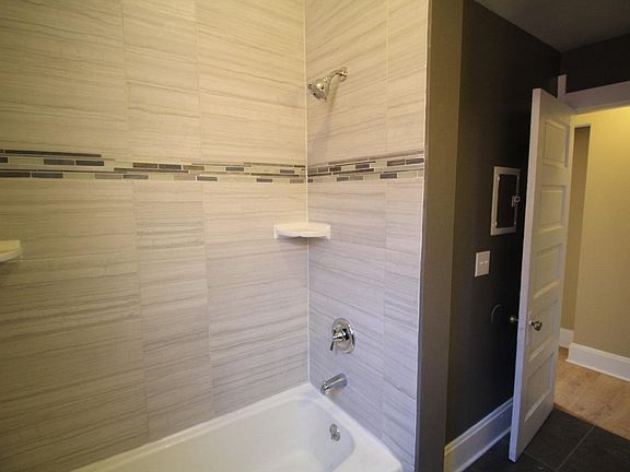 4th image of 2763 Harris Ave APT 7