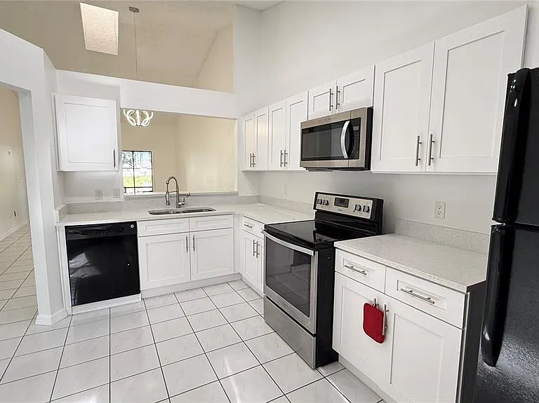 72 Lakepointe Cir — Photo 6