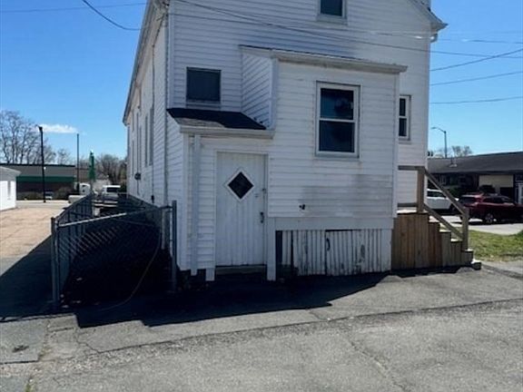 3rd image of 2157 Acushnet Ave