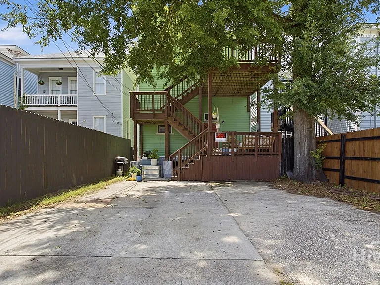 2308 Barnard St — Photo 26
