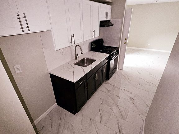 3rd image of 48 Carteret St #4C