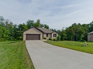 7037 Rainelle Dr, Lanesville, IN 47136