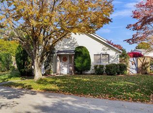 988 Brighton Way, Warwick, RI 02886