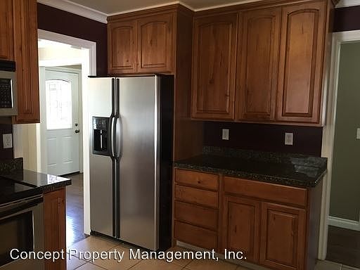 3rd image of 1531 E Lanebrook Ln