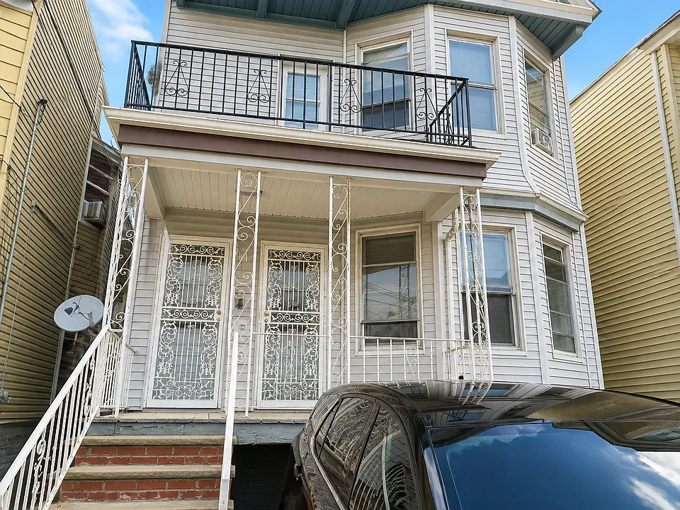312 Armstrong Ave #1