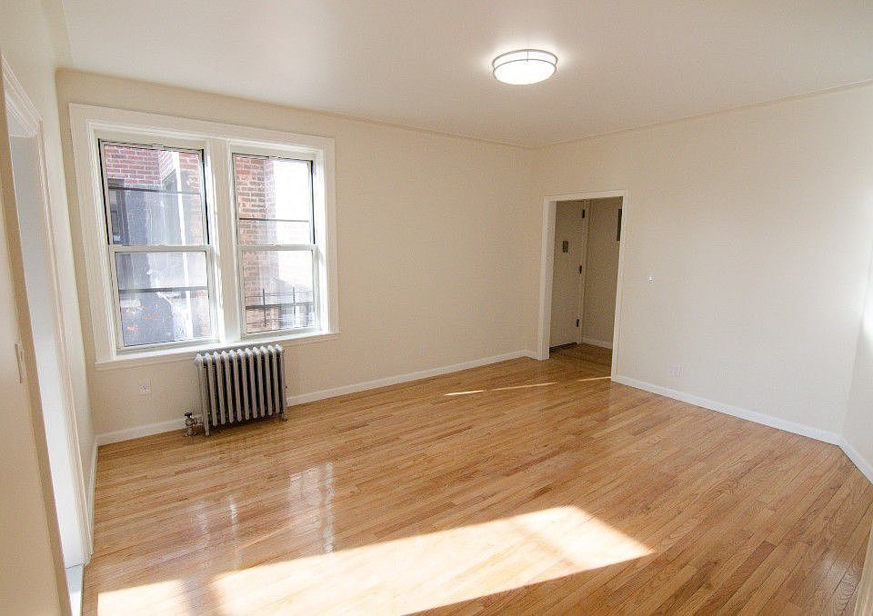 2nd image of 3925 65th St APT 6C