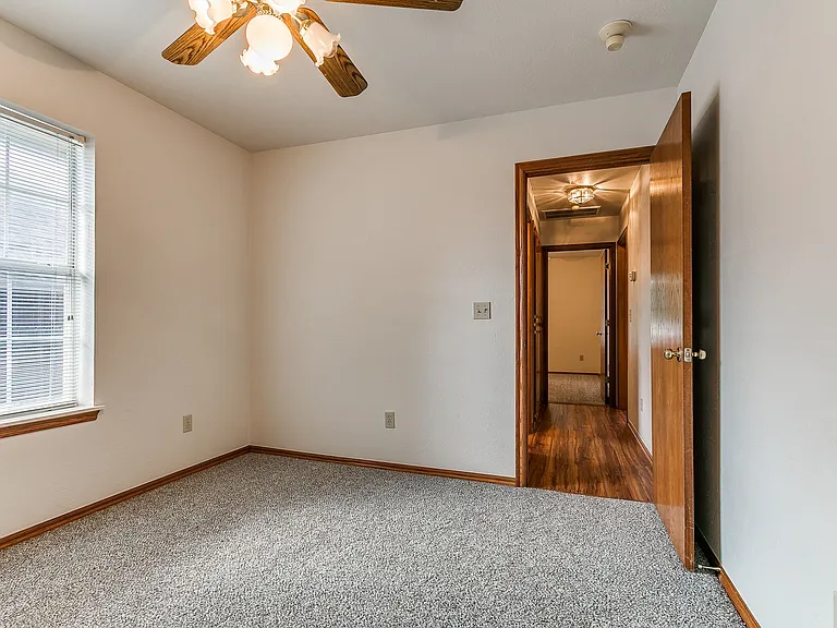 2913 Daybreak Dr — Photo 35
