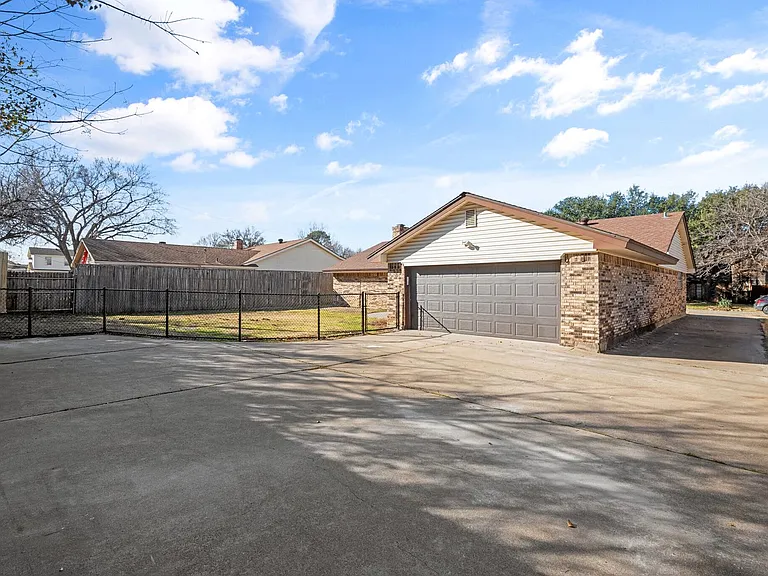 2001 San Jacinto Dr — Photo 37