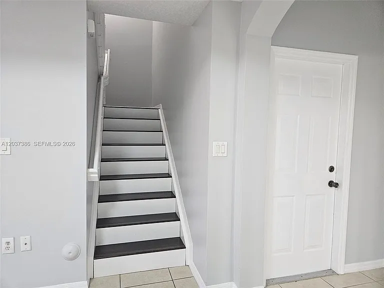 15270 SW 30th Ter — Photo 7
