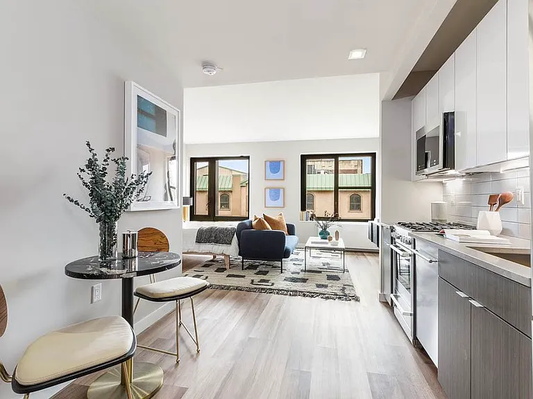 2415 Church Ave #101 — Photo 2