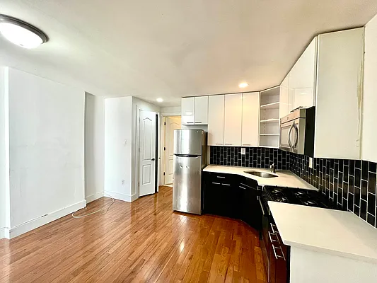 Rented by Pear NYC LLC | media 35