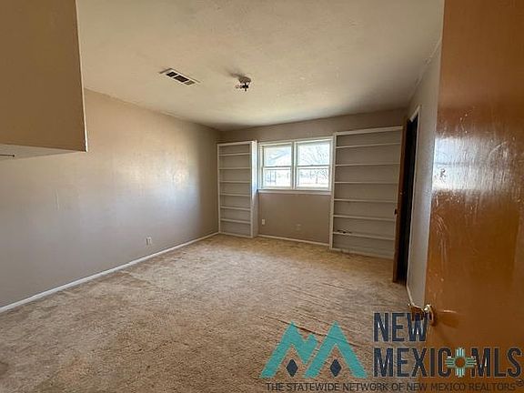 5th image of 320 E 9th St