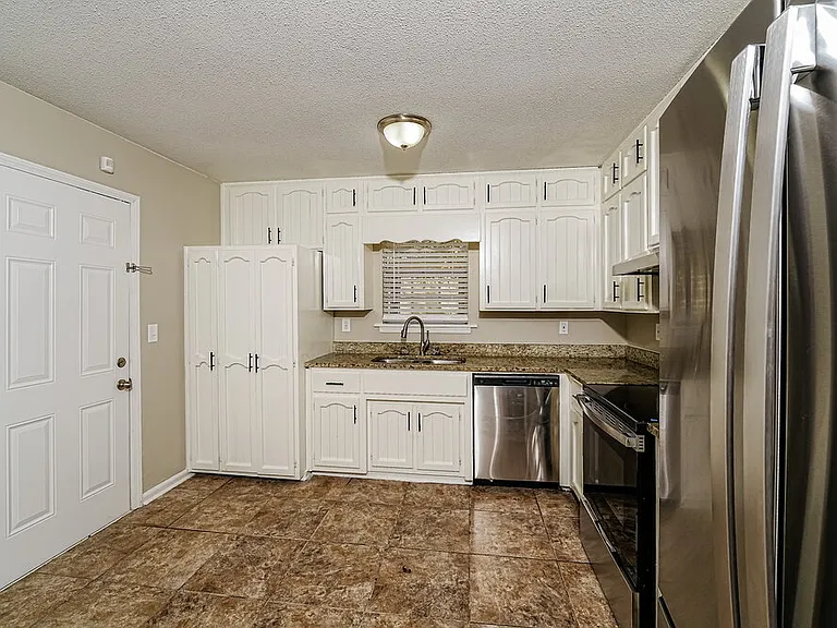 1416 Maralyn Dr — Photo 9