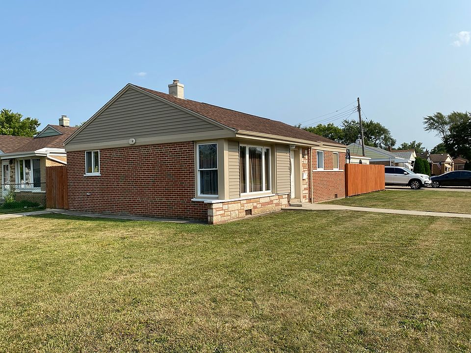 2nd image of 4619 W 79th Pl
