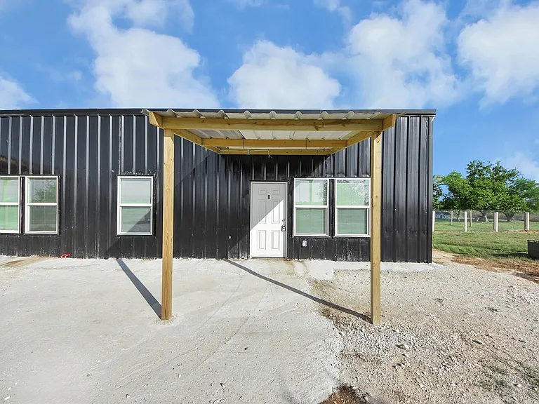 2796B Harrison Rd — Photo 2