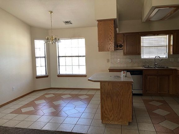 5th image of 3666 Mosswood Ave