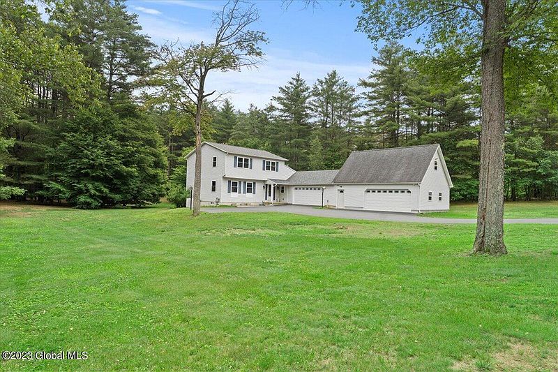 2nd image of 4 Adirondack Court