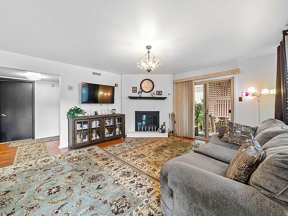 5th image of 220 Cooper St APT 5B