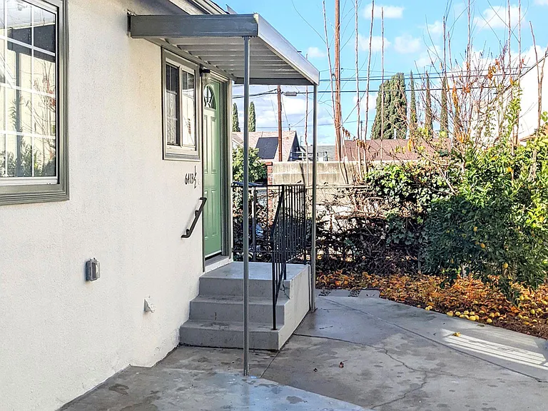 6413 1/2 Garvanza Ave — Photo 2