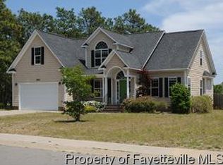 3851 Hunting Path Dr, Hope Mills, NC 28348