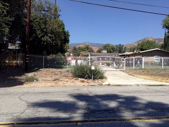 4th image of 1758 Foothill Dr