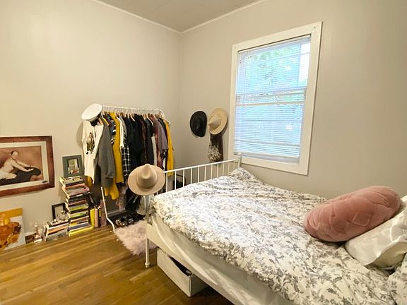 3rd image of 8358 Falls Ave SE