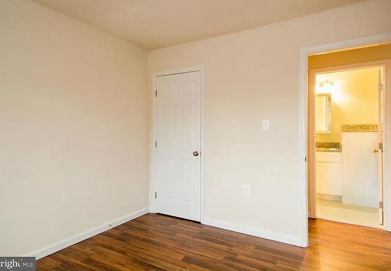 1700 Roberts St #7 — Photo 8