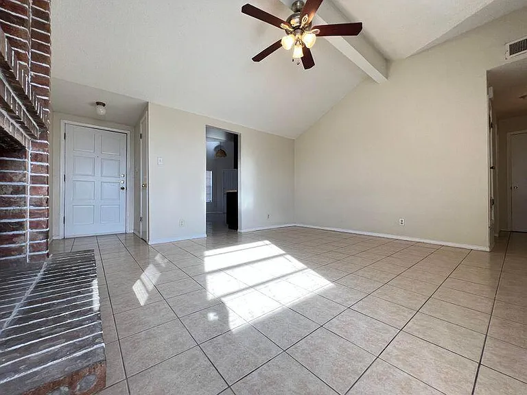 11812 Tracy Austin Ln — Photo 5