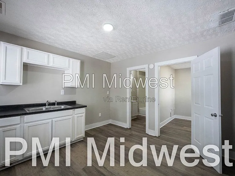 2930 N Dearborn St #A — Photo 4