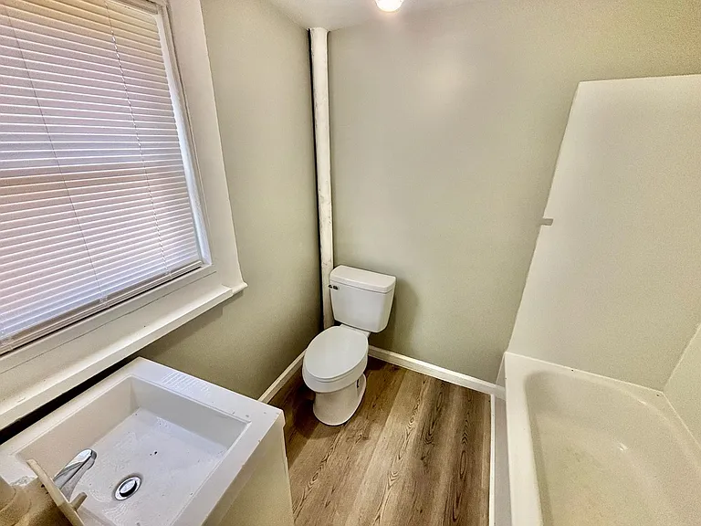 212 N 25th St — Photo 6