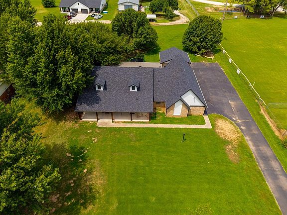 2nd image of 502 Stone Ave
