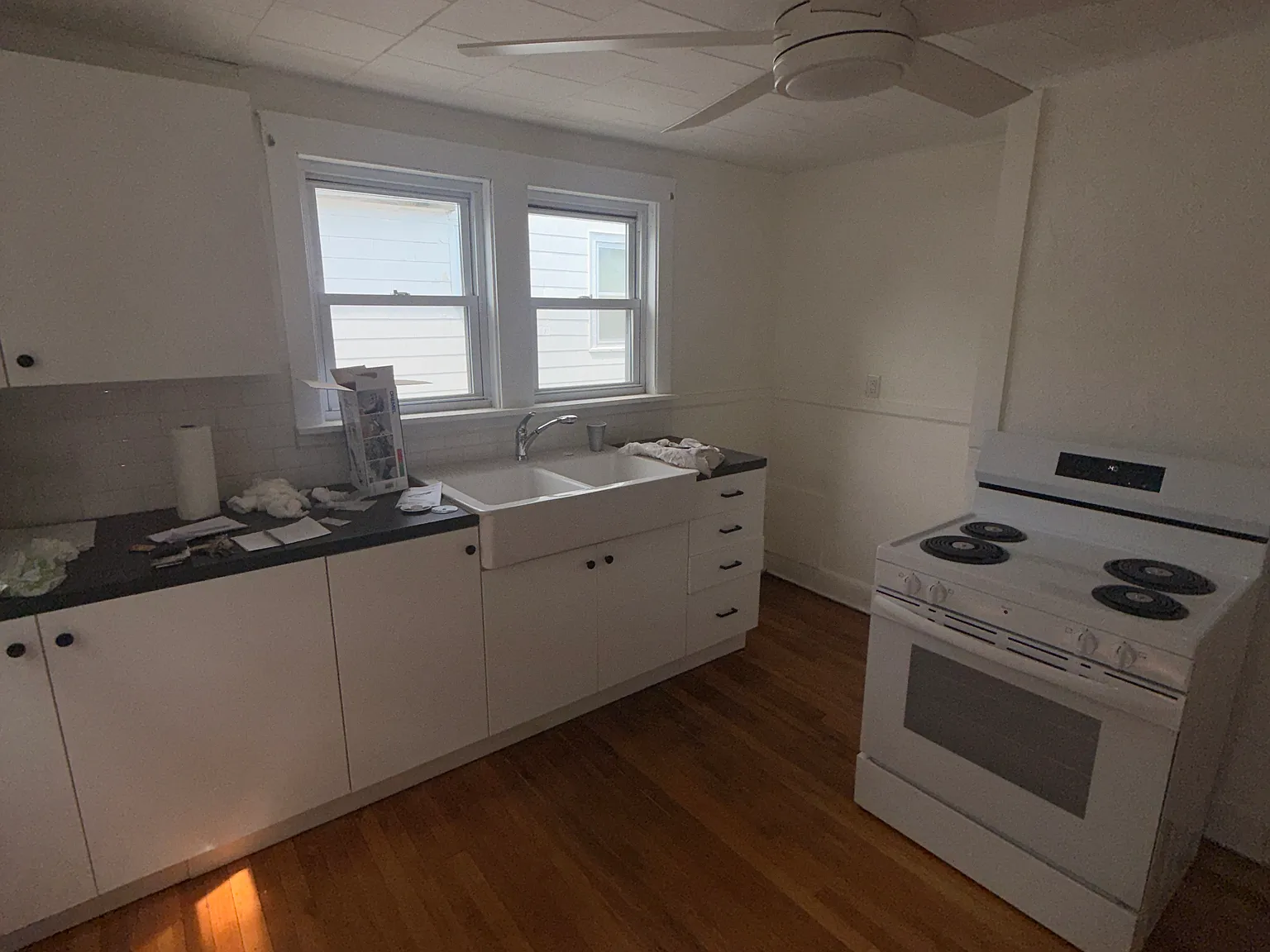 2 bed, 700 sqft, $2,200 — Photo 3