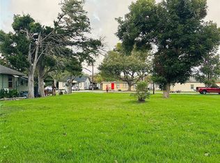 0 Vine St, Clute, TX 77531