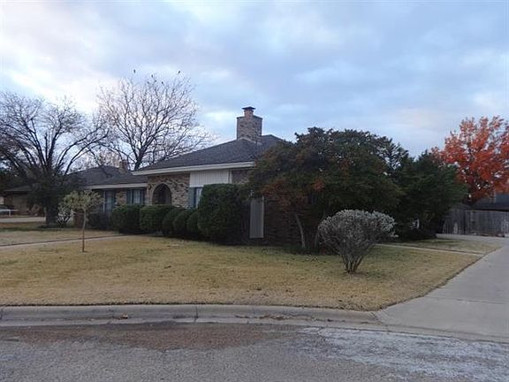 3rd image of 3034 Woodway Cir