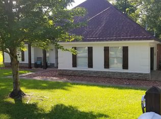 91 Lawrence St, Caledonia, MS 39740