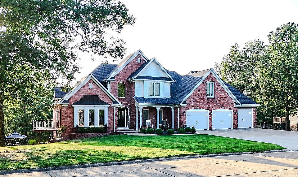1st image of 3653 McLane Dr
