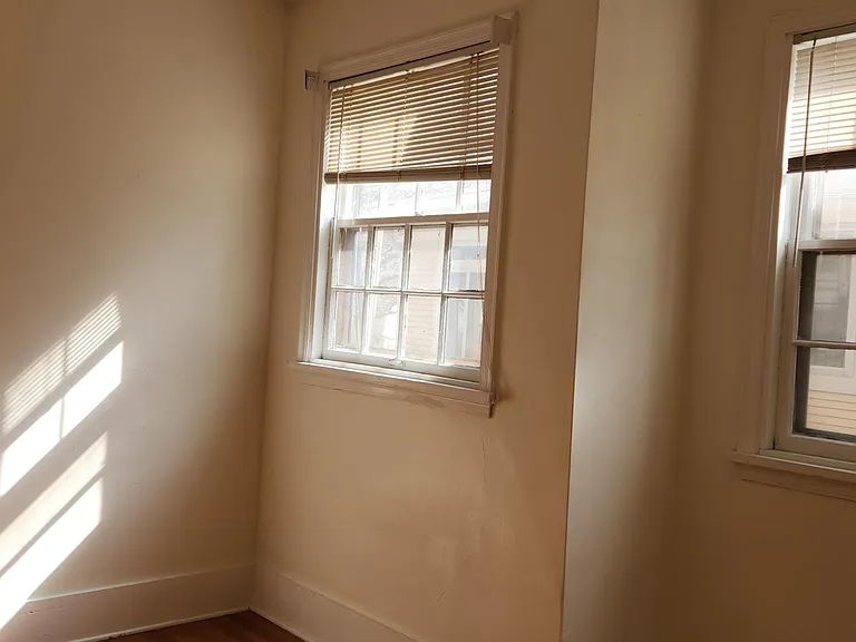 1806 D St #2 — Photo 5