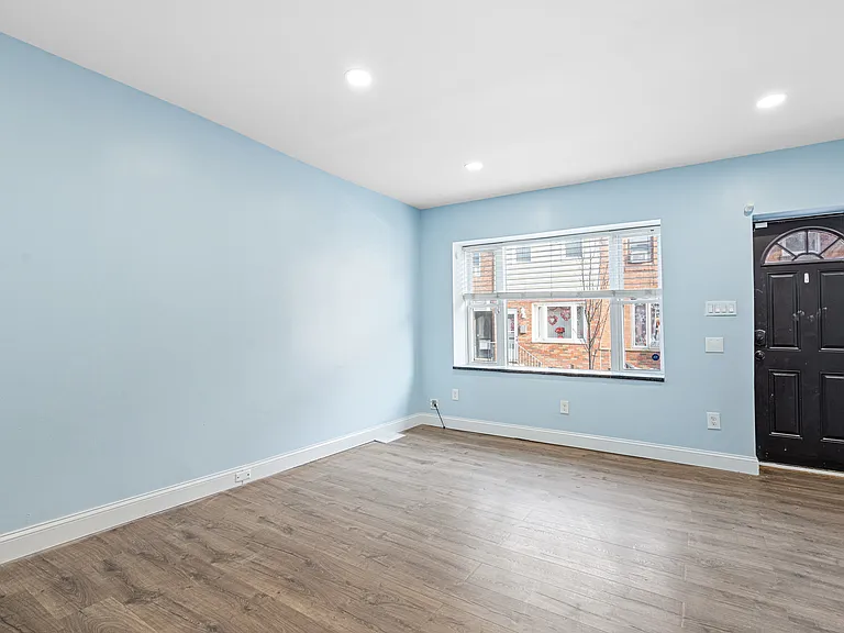 2420 S Percy St — Photo 4