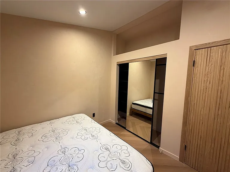 6632 Fulton Ave — Photo 13