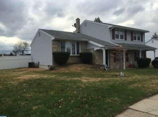 9949 Hardy Rd, Philadelphia, PA 19115