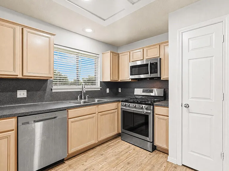 13515 Gospel Way — Photo 13