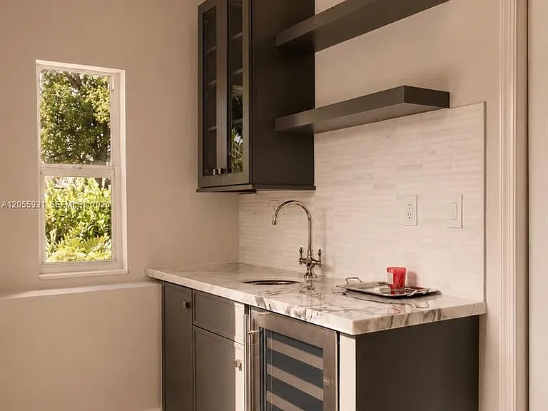 3190 Sheridan Ave — Photo 16