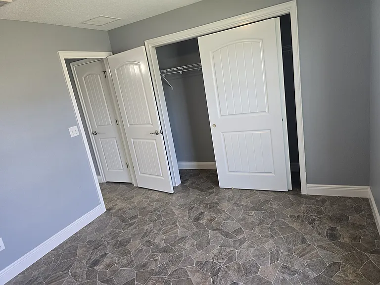 12762 SW 33rd Ave — Photo 5