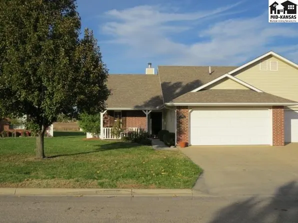 448 Kisiwa Village Rd, Hutchinson, KS 67502