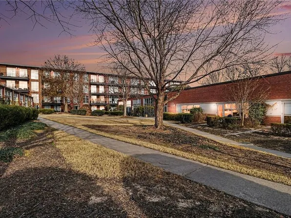 5200 Peachtree Rd APT 2101, Chamblee, GA 30341