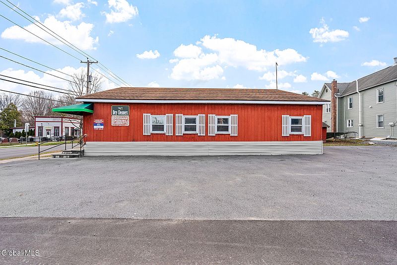 3rd image of 48 Lincoln Avenue