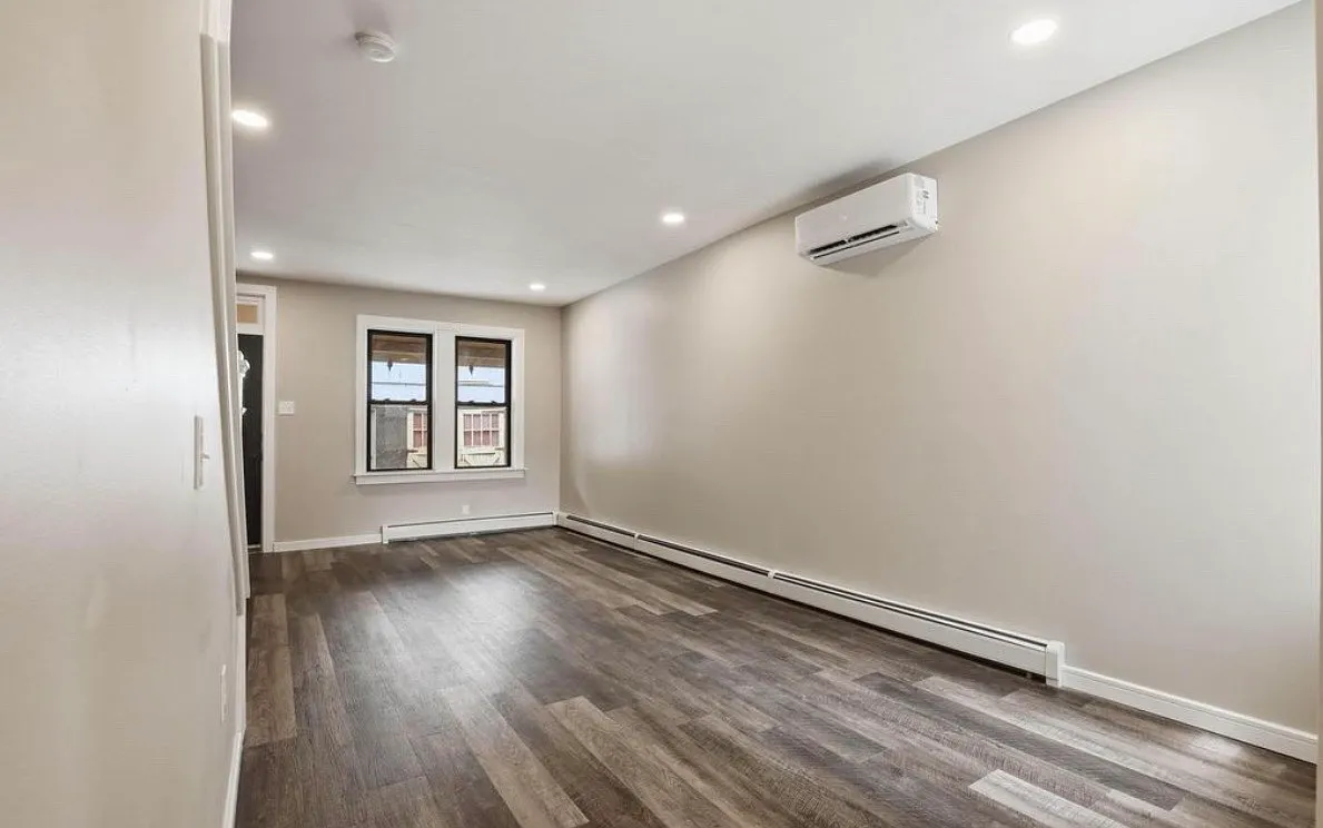 2 bed, 1064 sqft, $1,950 — Photo 4